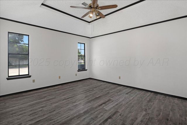 5901 OAKMAN Drive, Amarillo, TX 79109