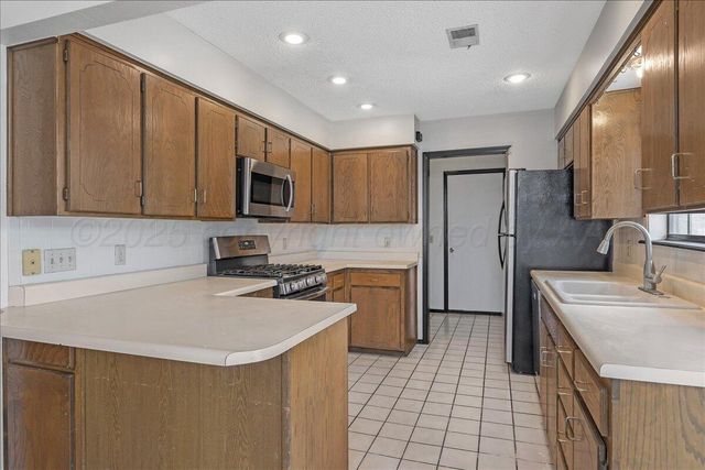 5901 OAKMAN Drive, Amarillo, TX 79109