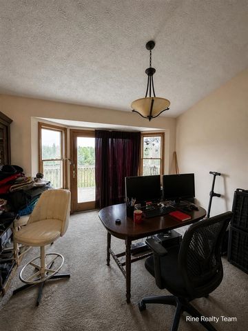 5655 Pingree Road, Howell, MI 48843