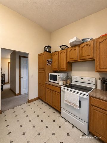 5655 Pingree Road, Howell, MI 48843