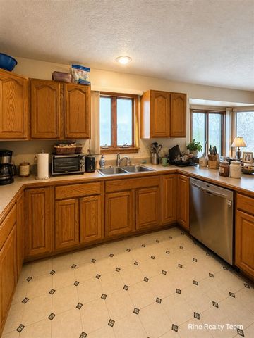 5655 Pingree Road, Howell, MI 48843