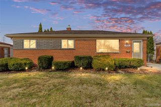30745 Iroquois Drive, Warren, MI 48088