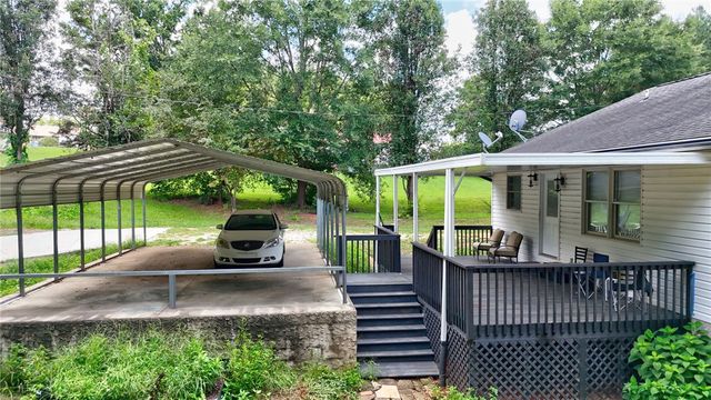 134 Rolling Drive, Westminster, SC 29693