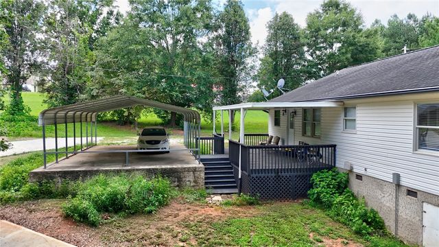 134 Rolling Drive, Westminster, SC 29693