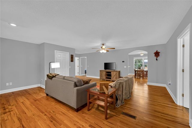 134 Rolling Drive, Westminster, SC 29693