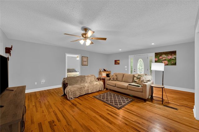 134 Rolling Drive, Westminster, SC 29693