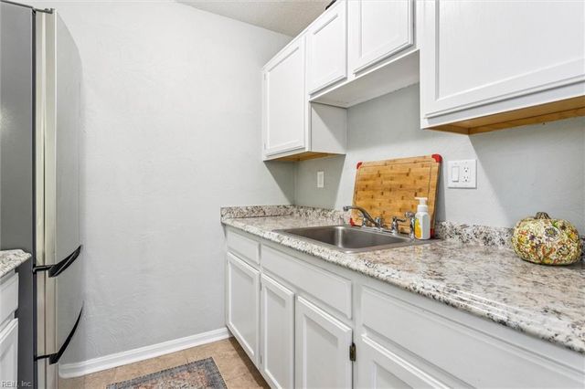 828 E Ocean View Ave Apt 1, Norfolk, VA 23503