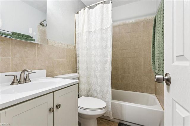 828 E Ocean View Ave Apt 1, Norfolk, VA 23503