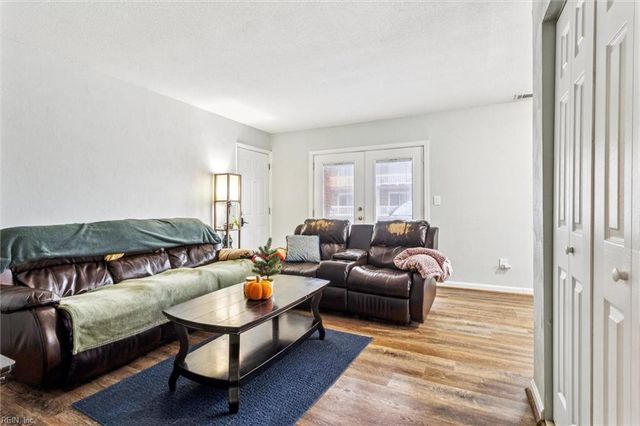 828 E Ocean View Ave Apt 1, Norfolk, VA 23503