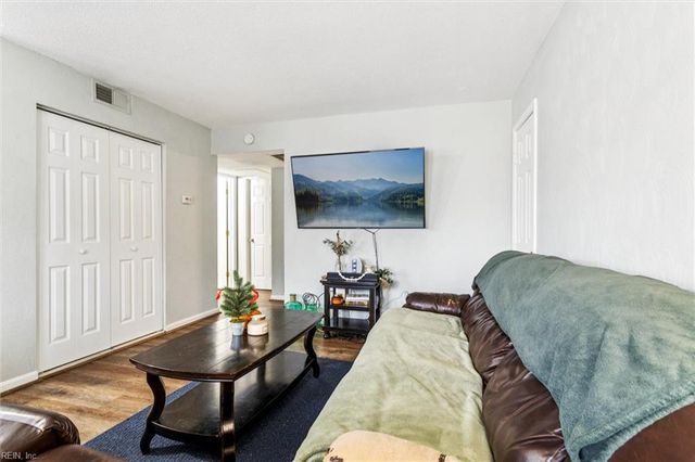 828 E Ocean View Ave Apt 1, Norfolk, VA 23503