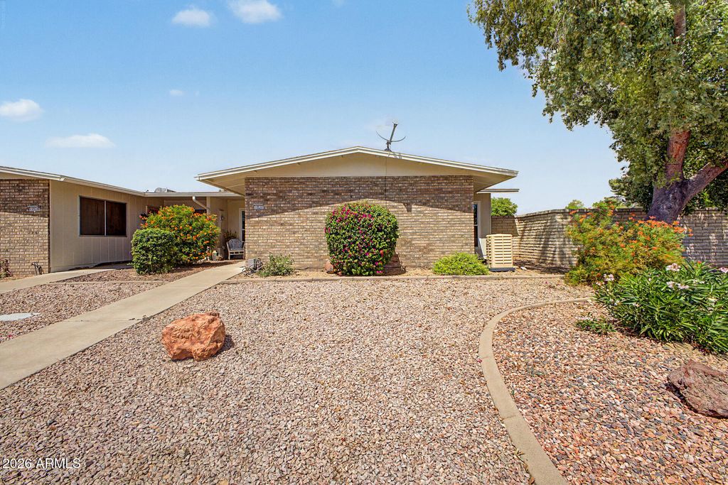 10532 W GRANADA Drive, Sun City, AZ 85373 — photo 2