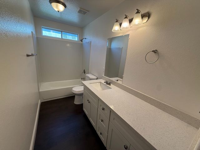 5908 Deepdale Way, Elk Grove, CA 95758