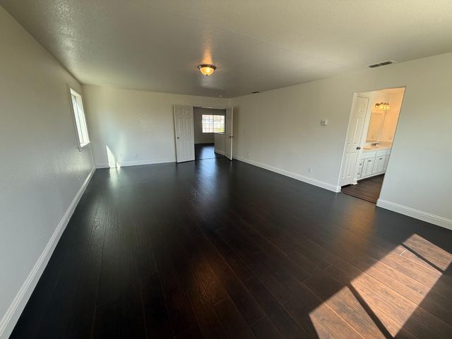 5908 Deepdale Way, Elk Grove, CA 95758