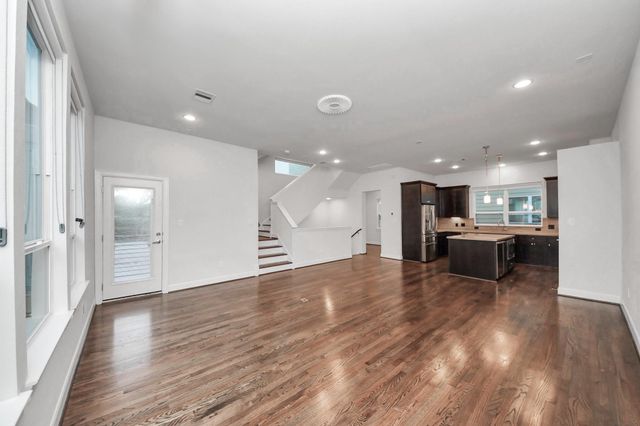 952 W 18th Street, Houston, TX 77008