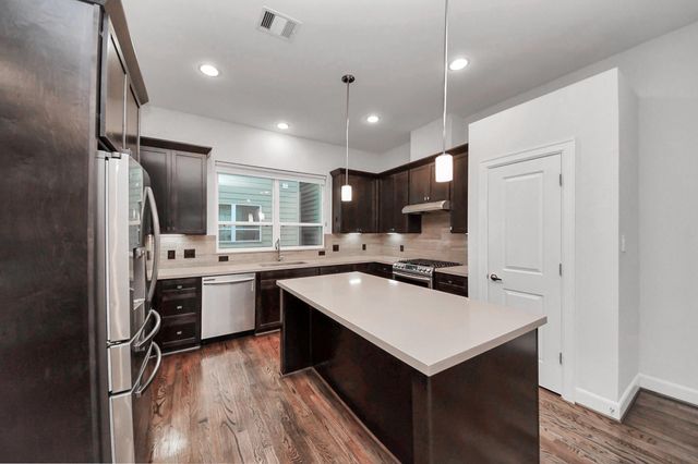 952 W 18th Street, Houston, TX 77008