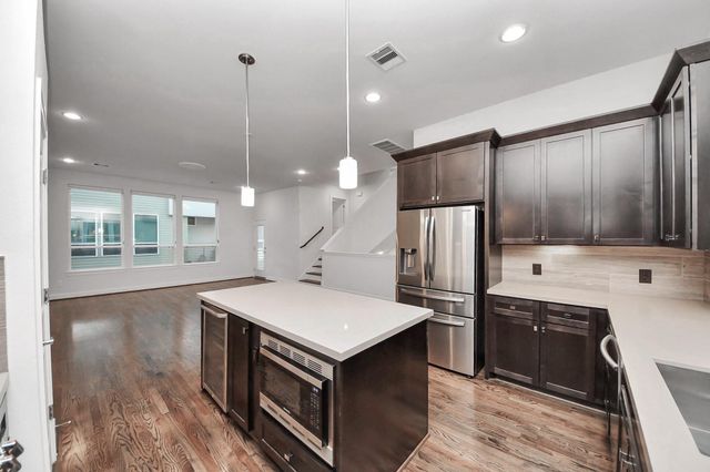 952 W 18th Street, Houston, TX 77008