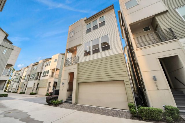 952 W 18th Street, Houston, TX 77008