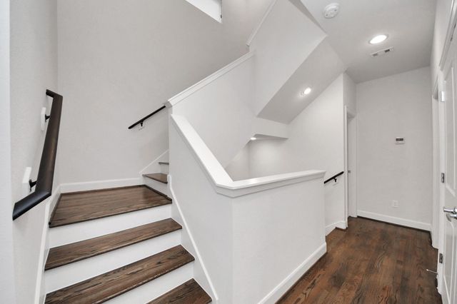 952 W 18th Street, Houston, TX 77008