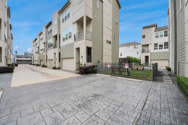 952 W 18th Street, Houston, TX 77008