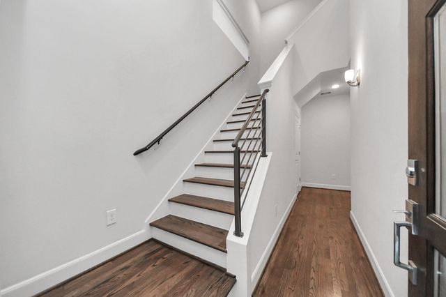 952 W 18th Street, Houston, TX 77008