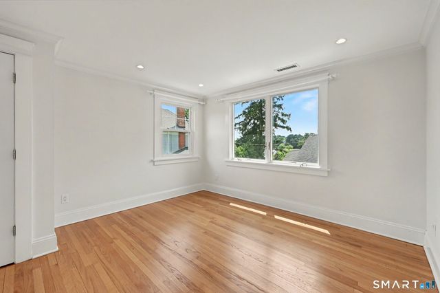 5 Oakland Terrace, Darien, CT 06820