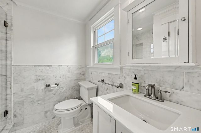 5 Oakland Terrace, Darien, CT 06820