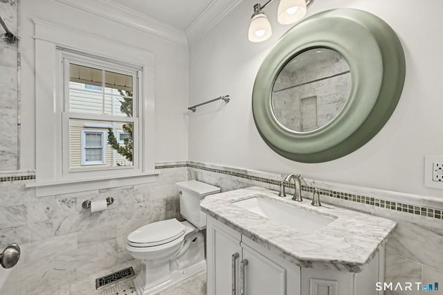 5 Oakland Terrace, Darien, CT 06820