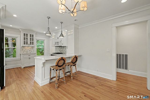 5 Oakland Terrace, Darien, CT 06820