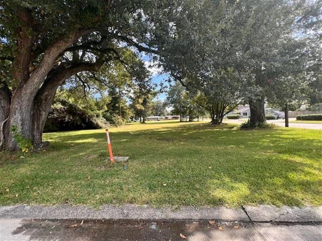 702 Alamo Street, Lake Charles, LA 70601