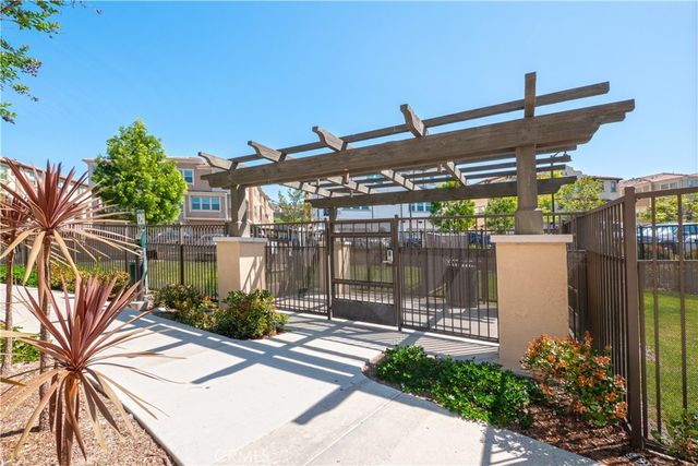 609 Shadowbrook, Lake Forest, CA 92610