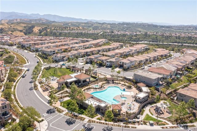 609 Shadowbrook, Lake Forest, CA 92610