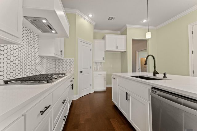 364 Glenthorne Dr, Gonzales, LA 70737