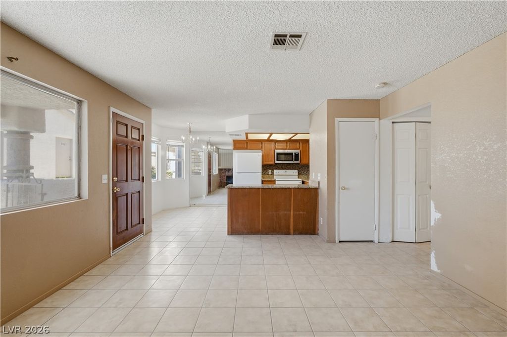 925 Sulphur Springs Lane 101, Las Vegas, NV 89128 — photo 4