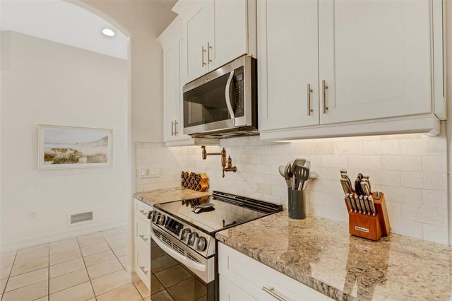 4801 EDGEMONT COURT, Sarasota, FL 34233