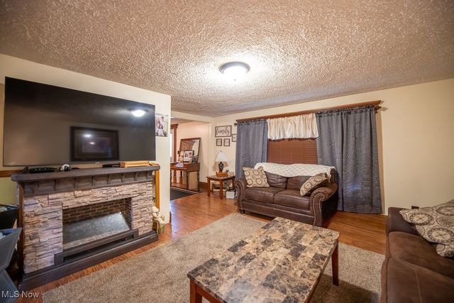 2923 Brightwood Road SE, New Philadelphia, OH 44663