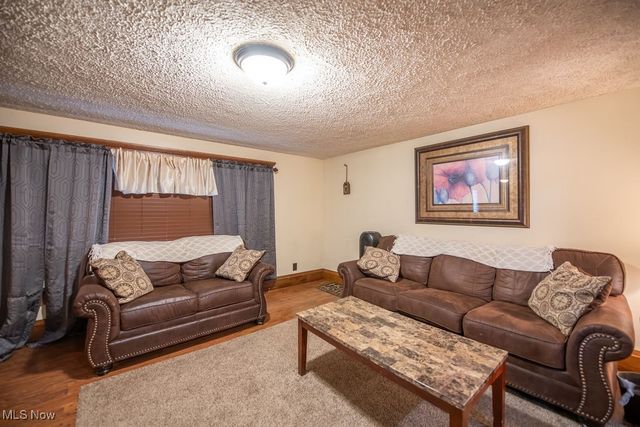 2923 Brightwood Road SE, New Philadelphia, OH 44663