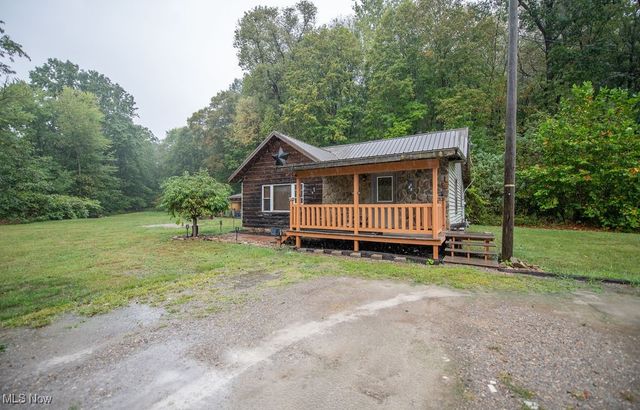 2923 Brightwood Road SE, New Philadelphia, OH 44663