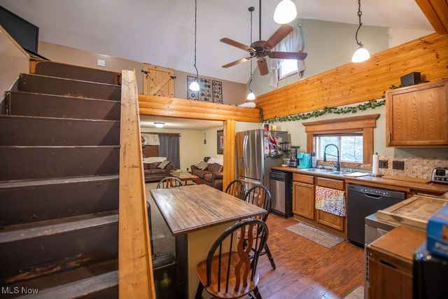 2923 Brightwood Road SE, New Philadelphia, OH 44663