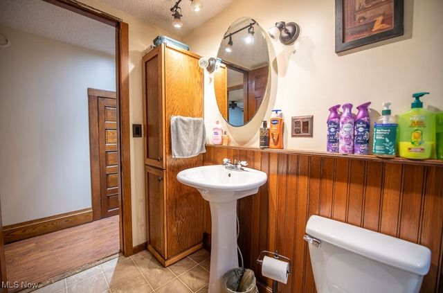 2923 Brightwood Road SE, New Philadelphia, OH 44663