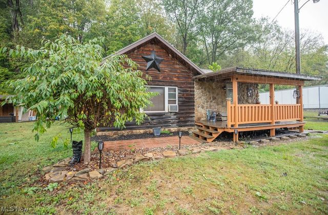 2923 Brightwood Road SE, New Philadelphia, OH 44663