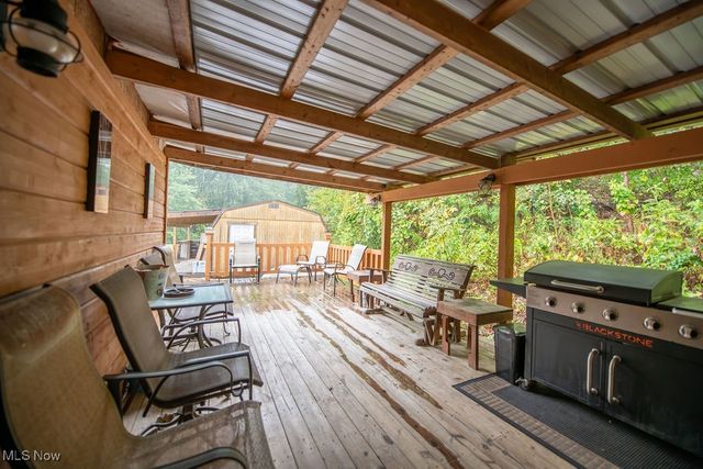 2923 Brightwood Road SE, New Philadelphia, OH 44663