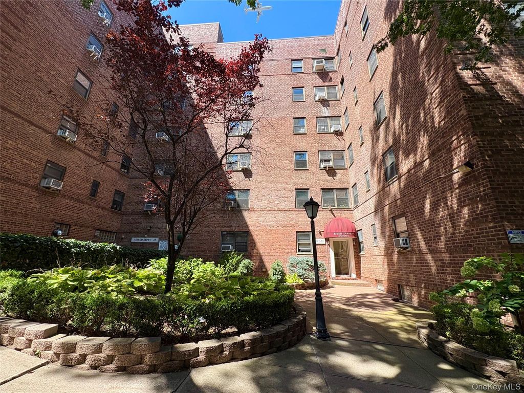 102-55 67th Road 3W, Forest Hills, NY 11375