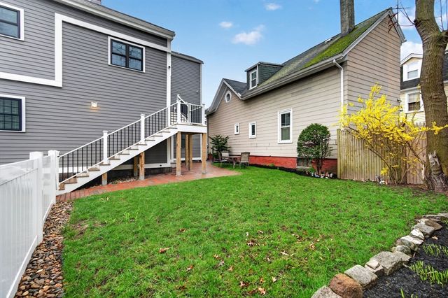 49 Essex St 1R, Salem, MA 01970