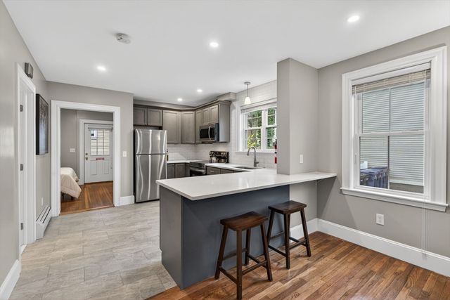 49 Essex St 1R, Salem, MA 01970