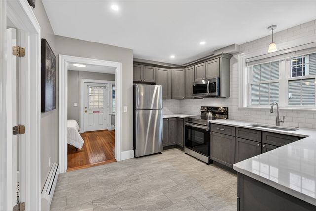 49 Essex St 1R, Salem, MA 01970