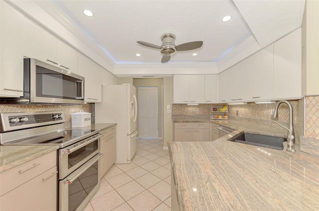 1934 COVE POINTE DRIVE, Venice, FL 34293