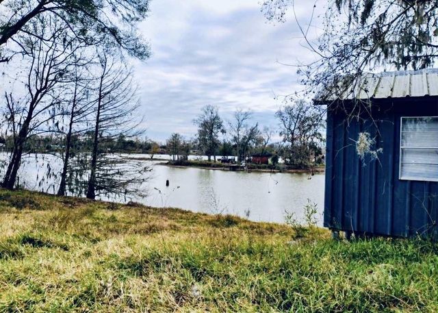 290 E Taylor Lake Circle, Livingston, TX 77351