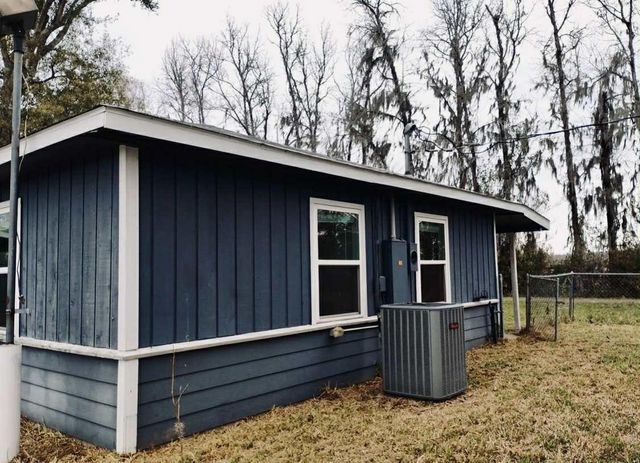 290 E Taylor Lake Circle, Livingston, TX 77351