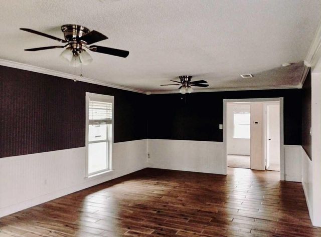 290 E Taylor Lake Circle, Livingston, TX 77351