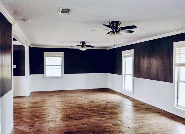 290 E Taylor Lake Circle, Livingston, TX 77351